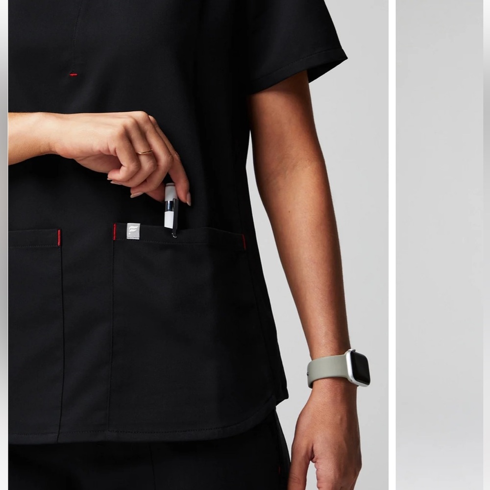 Fabletics Method 2-Pocket Scrub Top - Picture 5 of 10